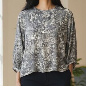 The Basement Blouse Open Tie Sides Gray Floral